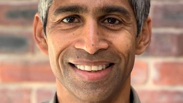 Dr Thushan de Silva