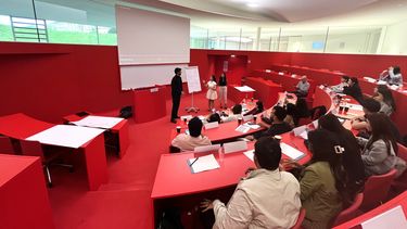 MBA students in Mannheim Business School lecture theatre.