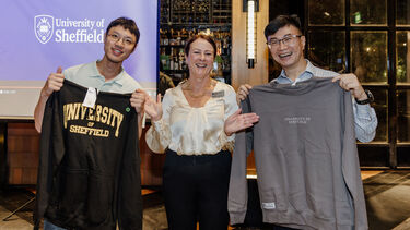 Vlog alumni raffle winners at the Singapore alumni event.