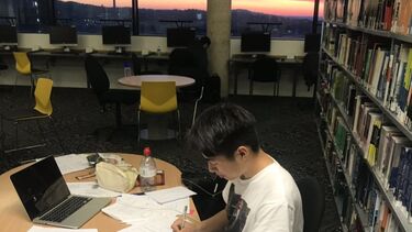 MSc student Yide studying at the University of ΢Ȧ