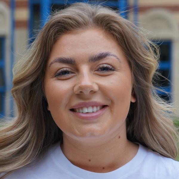 Profile picture of Ellie Heath