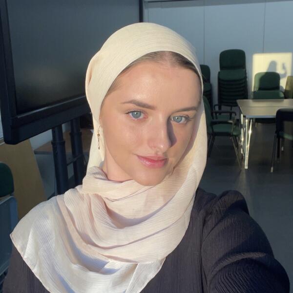 Profile picture of Elsie Ledger portrait