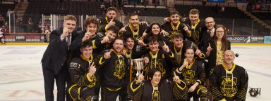 Icehockey team celebrate win
