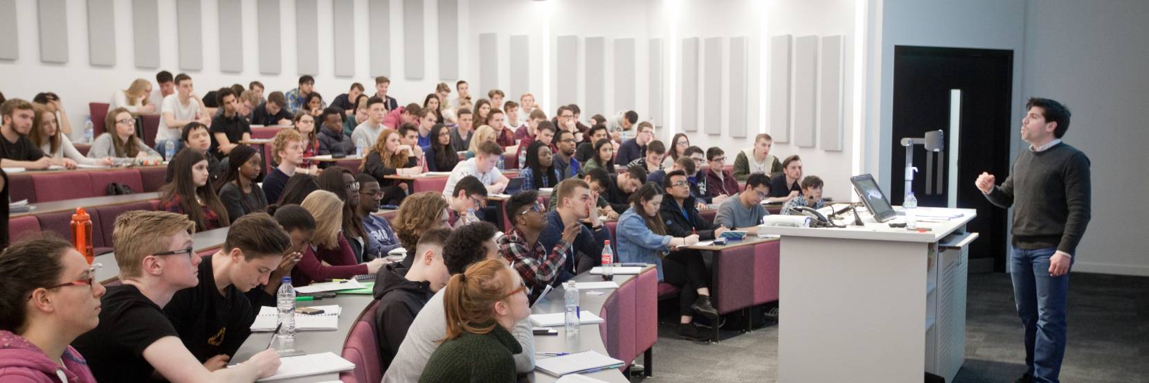 Photo of undergraduate lecture 