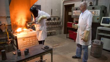 Glass making at the Turner Glass Museum