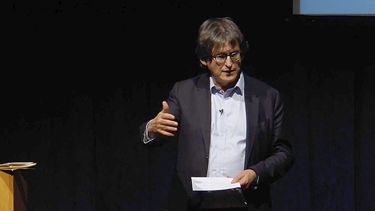 Alan Rusbridger giving the #jus20 20th Anniversary lecture. 