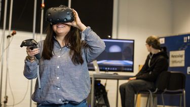 Students trial virtual reality simulators in the lab