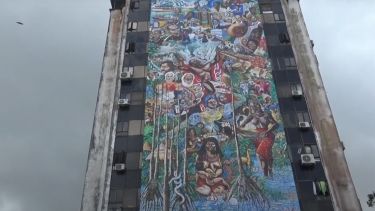 Mural in Colombia on building