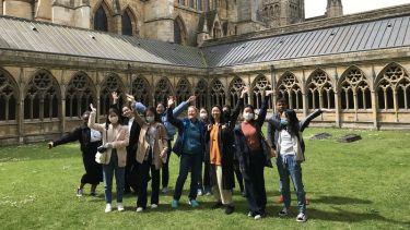 An image of students on a trip to Lincoln