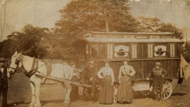 19th century pic of a horse and carriage