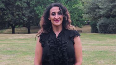 Dr Munitta Muthana photographed in Weston Park.