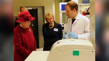 Professor Dame Pamela Shaw gave Her Majesty an overview of SITraN's research into motor neurone disease and other neurodegenerative conditions.