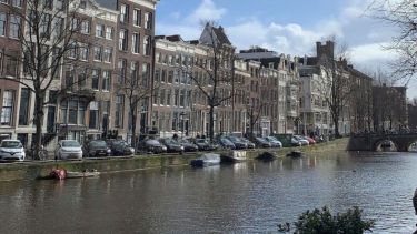 A photo of the Amsterdam canal 