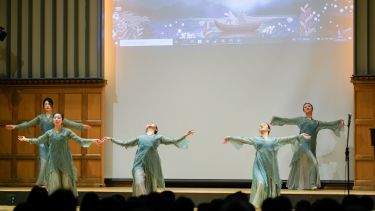 Wanlin Dance Academy performs Spell Of The Fragrance