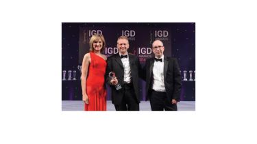 Kris Gibbon-Walsh accepting award at the IGD Awards ceremony
