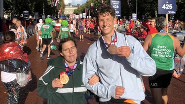 Management alumnus Edward Wilson and runner Louise at the London Marathon 2021