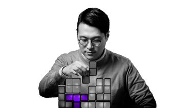 A person playing Tetris