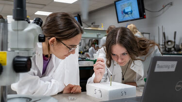 Students in Zoology practical