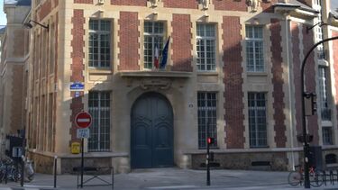 The exterior of the Paris School of Business.
