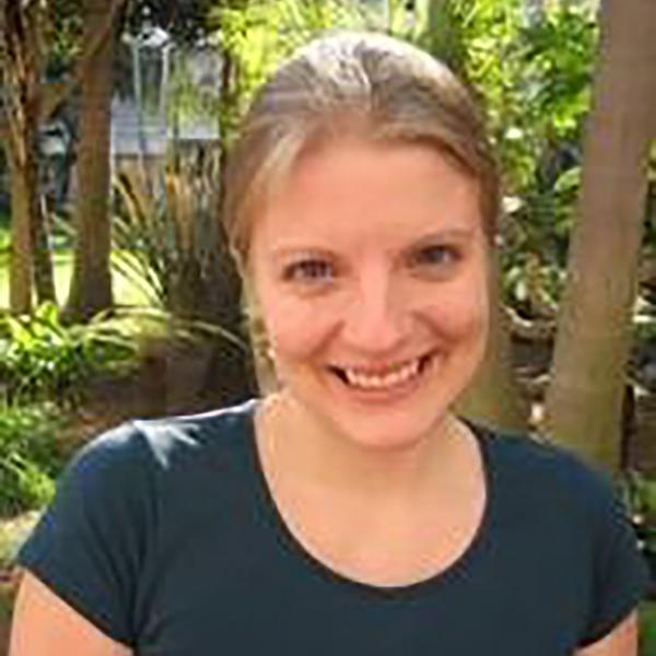 Profile picture of English Robyn Orfitelli