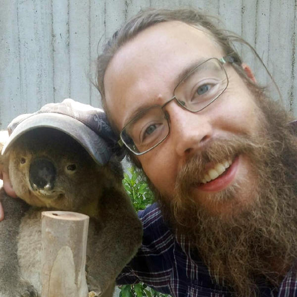 Profile picture of Image of Dr. Thomas Guillerme with a koala in a hat