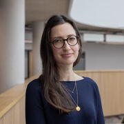 Lucy Dunning Headshot