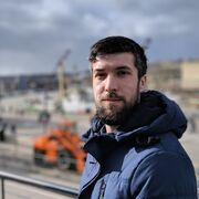 A photo of Kevin from the shoulders up