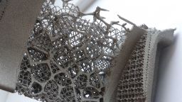 An image of a 3D printed non-uniform lattice structure