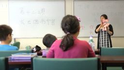 Teaching Chinese to students