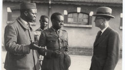 Black and white photograph of Camp de prisonniers de guerre