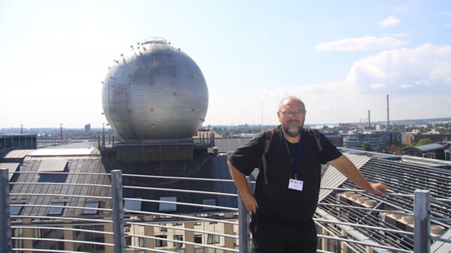 Thumbnail for Professor Robertus von Fay-Siebenburgen awarded the 2025 Institute of Physics Ce…