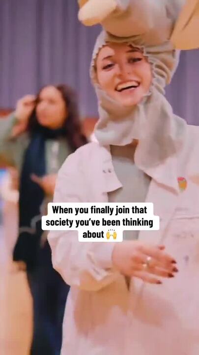 Clips of the refreshers fair at the SU